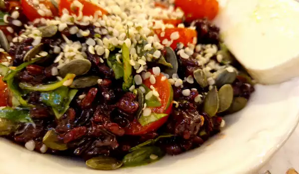 Black Rice, Cherry Tomatoes and Basil Salad