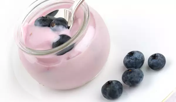 How to Make Homemade Fruit Yogurt