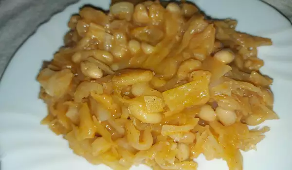 Vegan Beans and Sauerkraut in a Multicooker