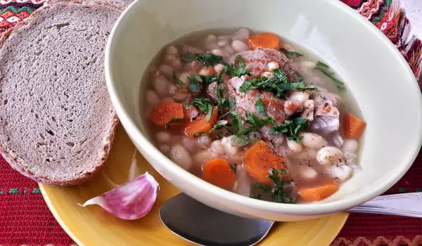 Pub Style Bean Soup with Meat