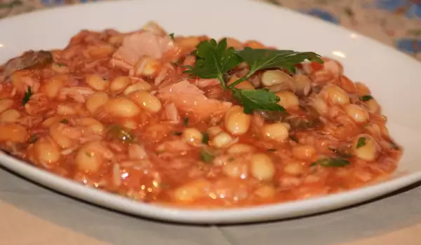 Bean Salad with Tuna and Pickles