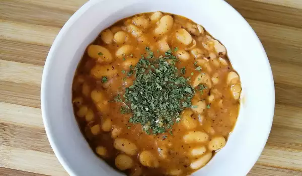 Beans in a Multicooker with Fresh Spices