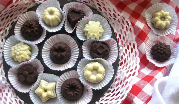 Chocolate-Biscuit Candies