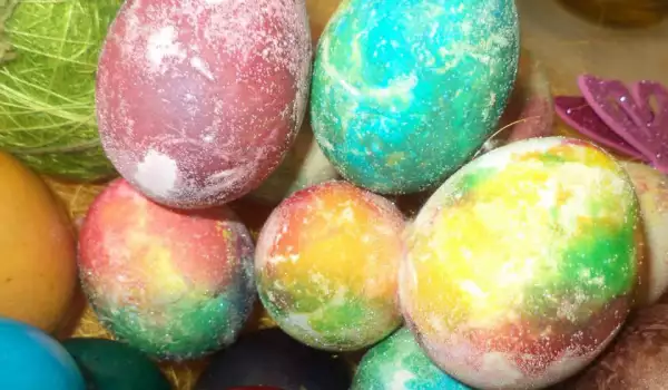 Dyed Eggs with Crystals