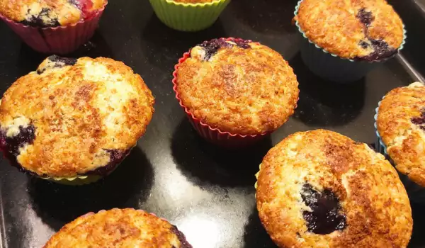 Blueberry and Cinnamon Muffins