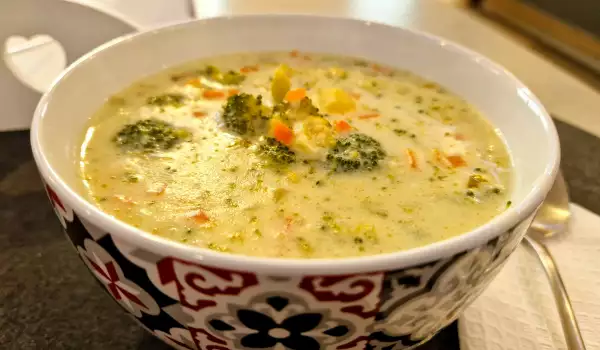 American Broccoli and Cheddar Soup