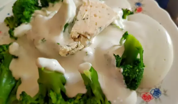 Broccoli with Blue Cheese Sauce