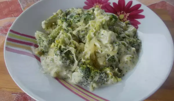 Skillet Broccoli with Cream and Cheese