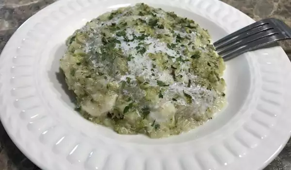 Broccoli with Quinoa and Mozzarella