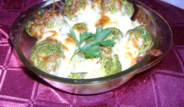 Oven-Baked Broccoli with Mozzarella