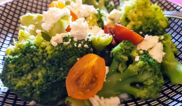 Stewed Broccoli with White Cheese