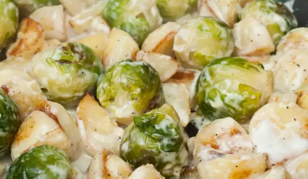 Brussels Sprouts with Potatoes and Cream