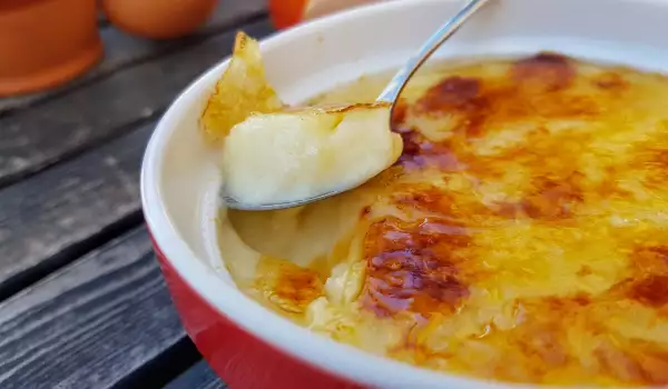 Boiled Creme Brulee with Vanilla and Whole Eggs
