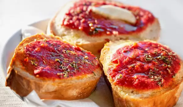 Bruschetta with Pesto Trapanese