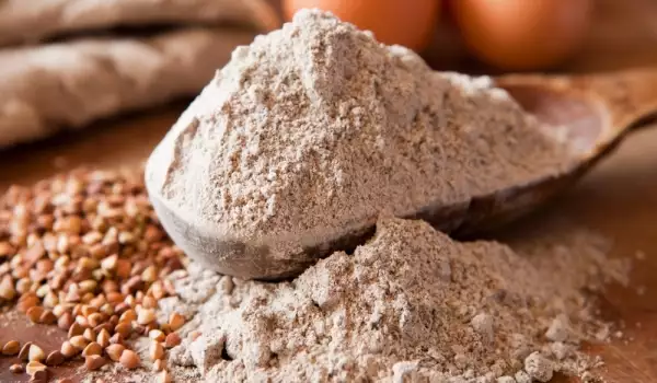 Wholemeal buckwheat flour