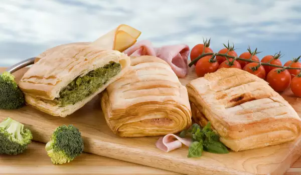 Pastries Stuffed with Broccoli