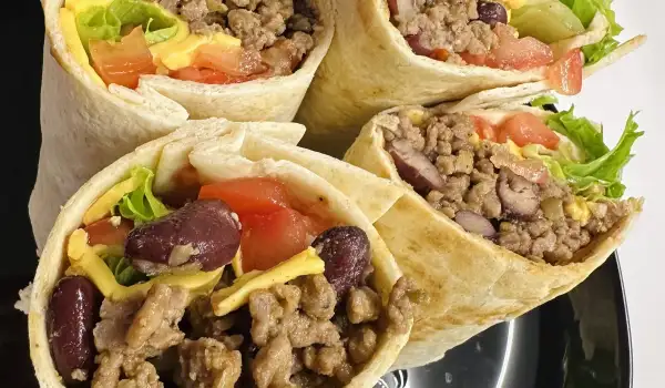 Burrito with Minced Meat and Cheddar