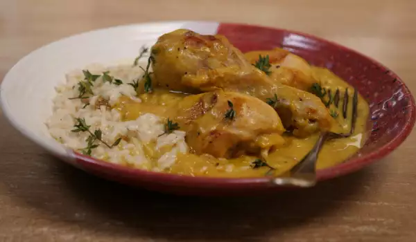 Chicken Drumsticks in Curry Sauce with Ginger Rice