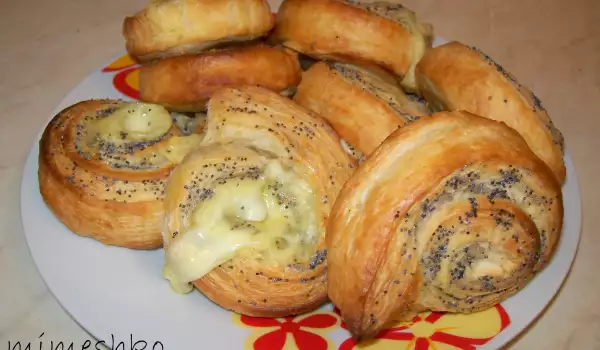 Puff Pastries with Poppy Seeds