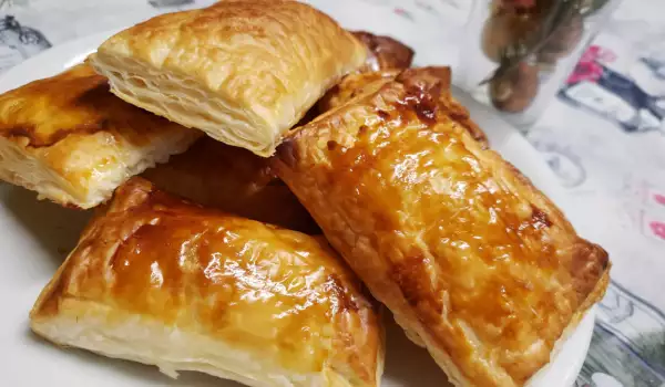 Easy Puff Pastry Cheese Pies