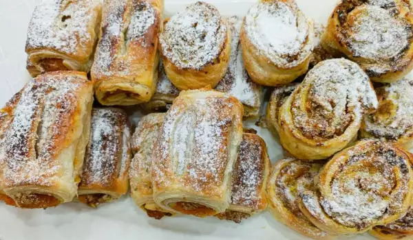 Special Puff Pastries with Pumpkin and Walnuts