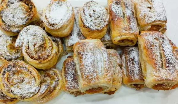 Special Puff Pastries with Pumpkin and Walnuts