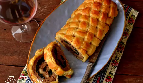Woven Puff Pastry Roll with Minced Meat