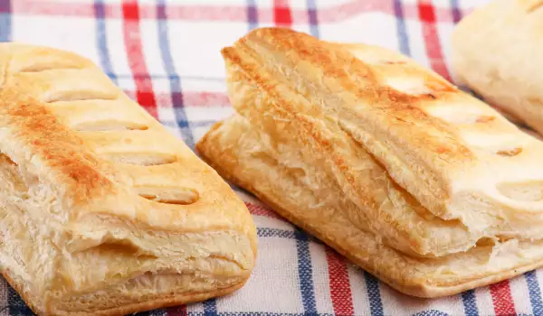 How Long Does Puff Pastry Last?