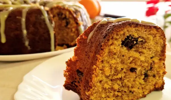 Orange Sponge Cake with Spelt Flour and Chocolate