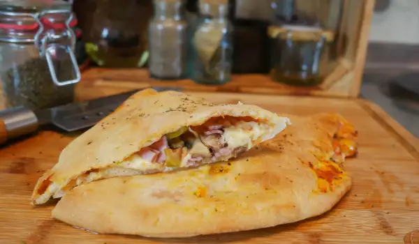 Pizza Calzone for Connoisseurs