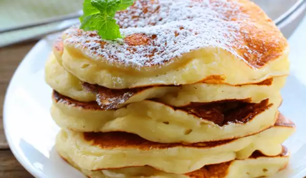 Fluffy American Pancakes