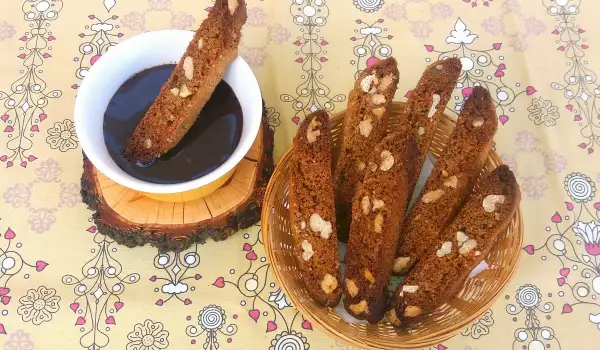 Wholemeal Cantuccini with Walnuts and Brown Sugar