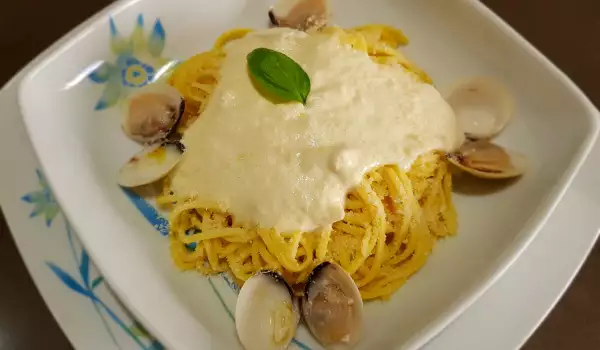 Capellini with Clams and Sauce