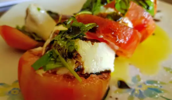 Caprese Salad with Fresh Basil and Balsamic Reduction