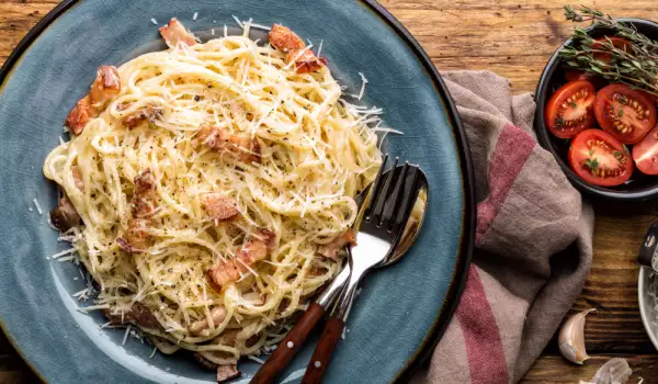 Pasta Gricia (No Egg Carbonara)