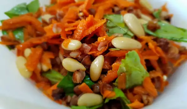 Autumn Salad with Carrots, Basil and Buckwheat