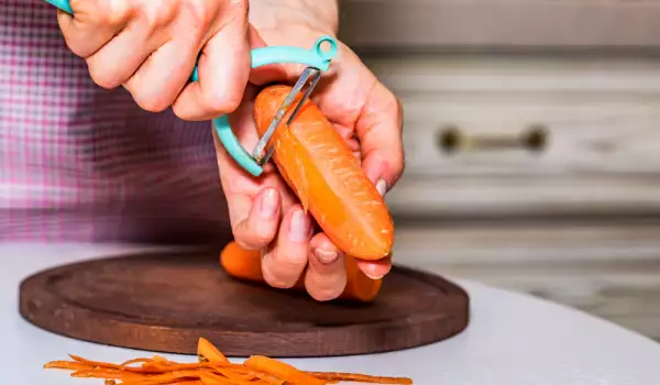 How To Easily Peel Carrots?