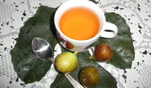 Tea with Fig Leaves