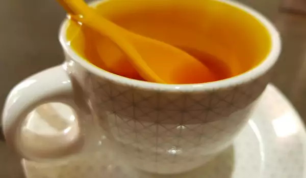 Saffron Tea for Healthy Eyes