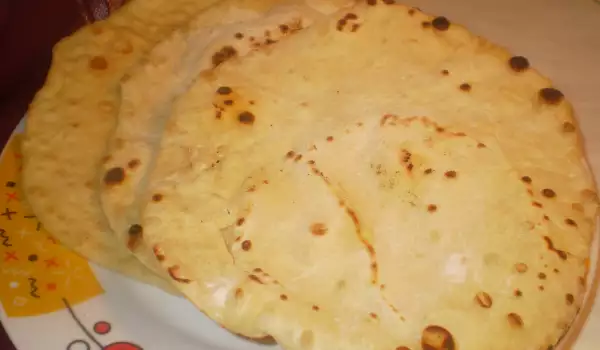 Chapati (Easy Indian Flat Bread Recipe)