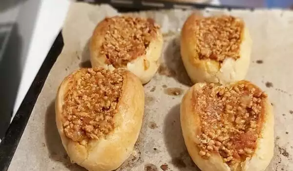 Cheddar Bread Buns with Stuffing
