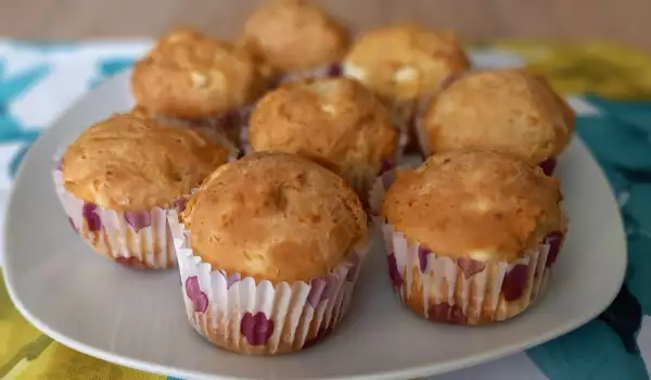 Healthy Muffins with White Cheese