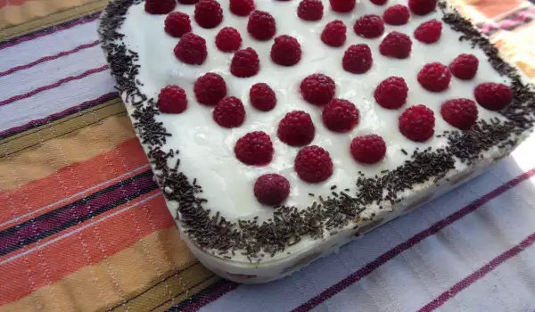 Cheesecake with Mascarpone and Raspberries