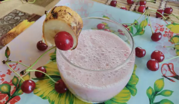 Cherry Smoothie with Coconut Milk