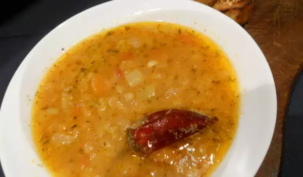 Tasty Red Lentil Soup with Garlic