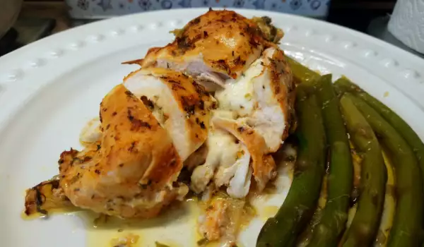 Chicken Breasts with Cottage Cheese and Asparagus
