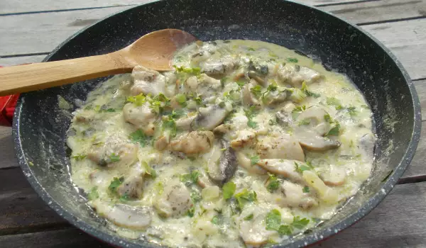 Skillet Chicken Bites with Mushrooms and Cream