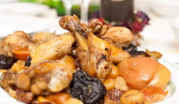 Chicken with Dried Fruits