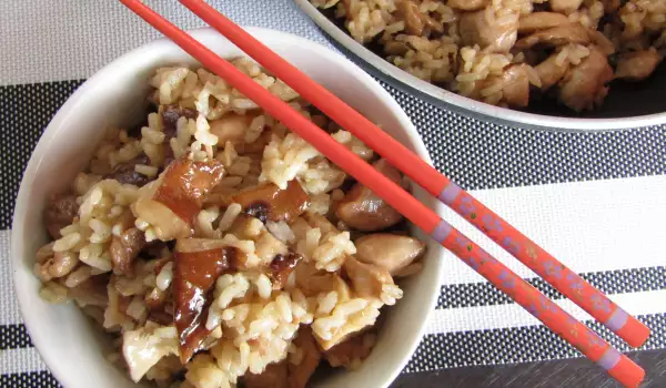 Chinese-Style Chicken with Rice and Shiitake Mushrooms