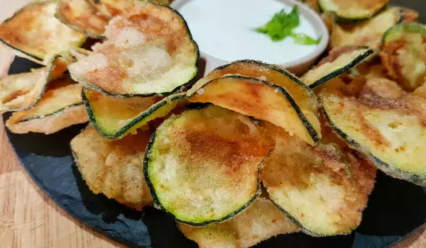 Thin and Crunchy Zucchini Chips